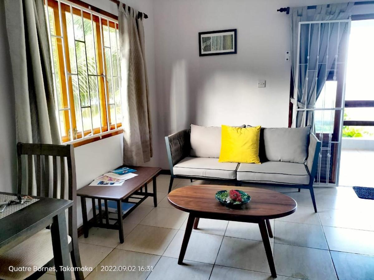 Roz A Mer - Beach Apartment Takamaka Bagian luar foto