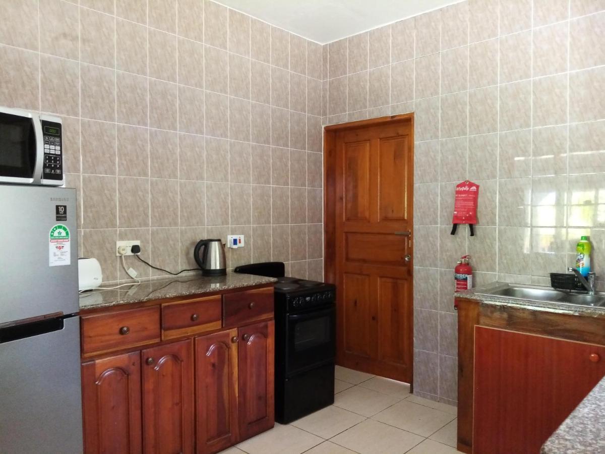 Roz A Mer - Beach Apartment Takamaka Bagian luar foto