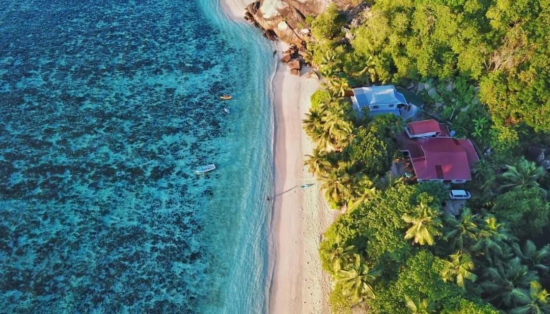 Roz A Mer - Beach Apartment Takamaka Bagian luar foto