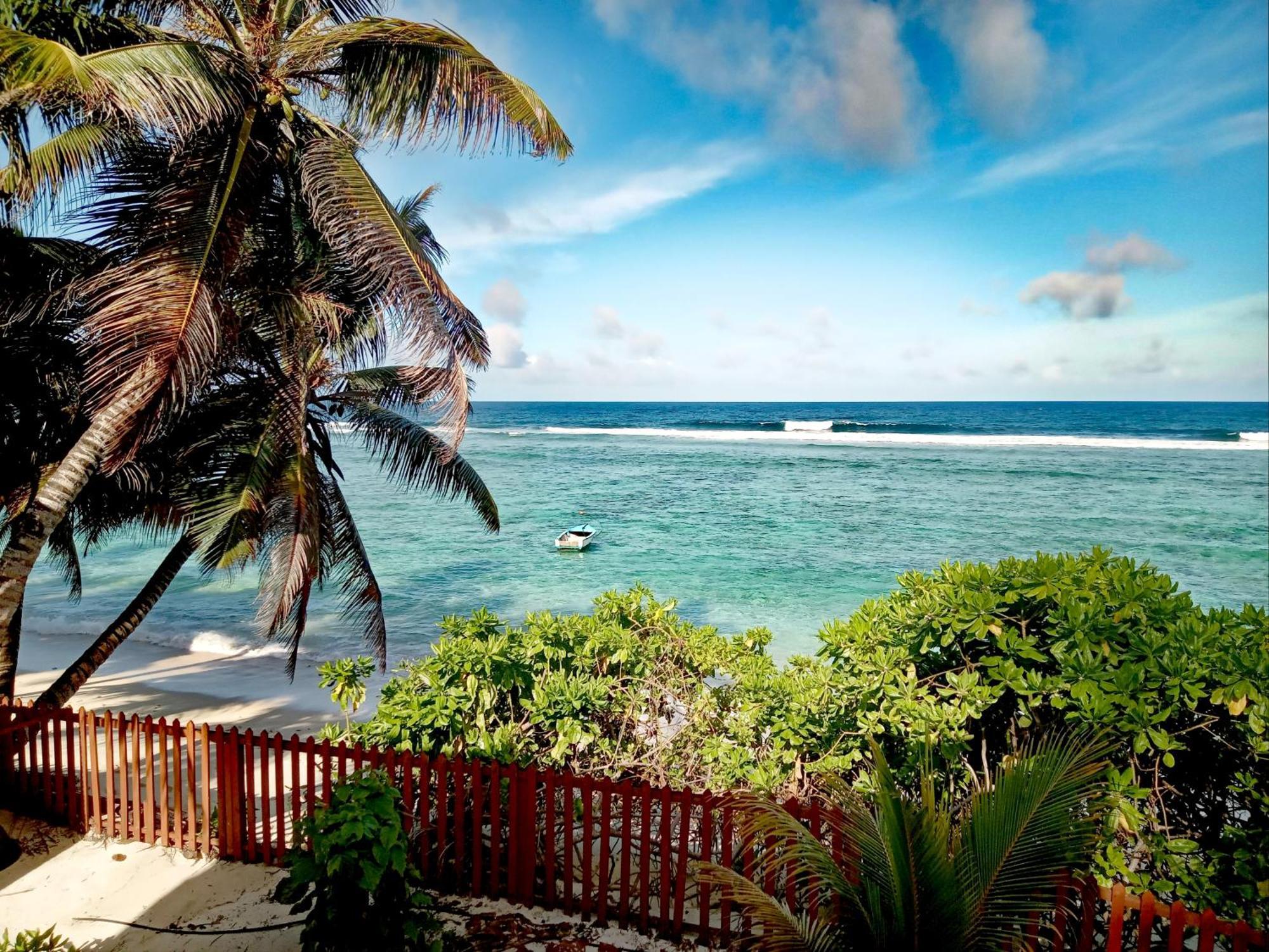 Roz A Mer - Beach Apartment Takamaka Bagian luar foto